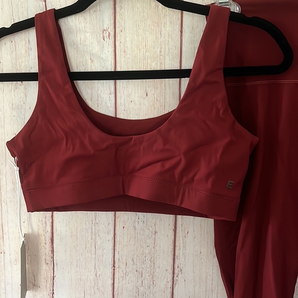 Everlane perform crop and bra set - Picture 4 of 9